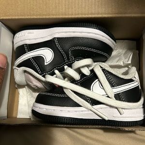 Baby shoes never walked on ground